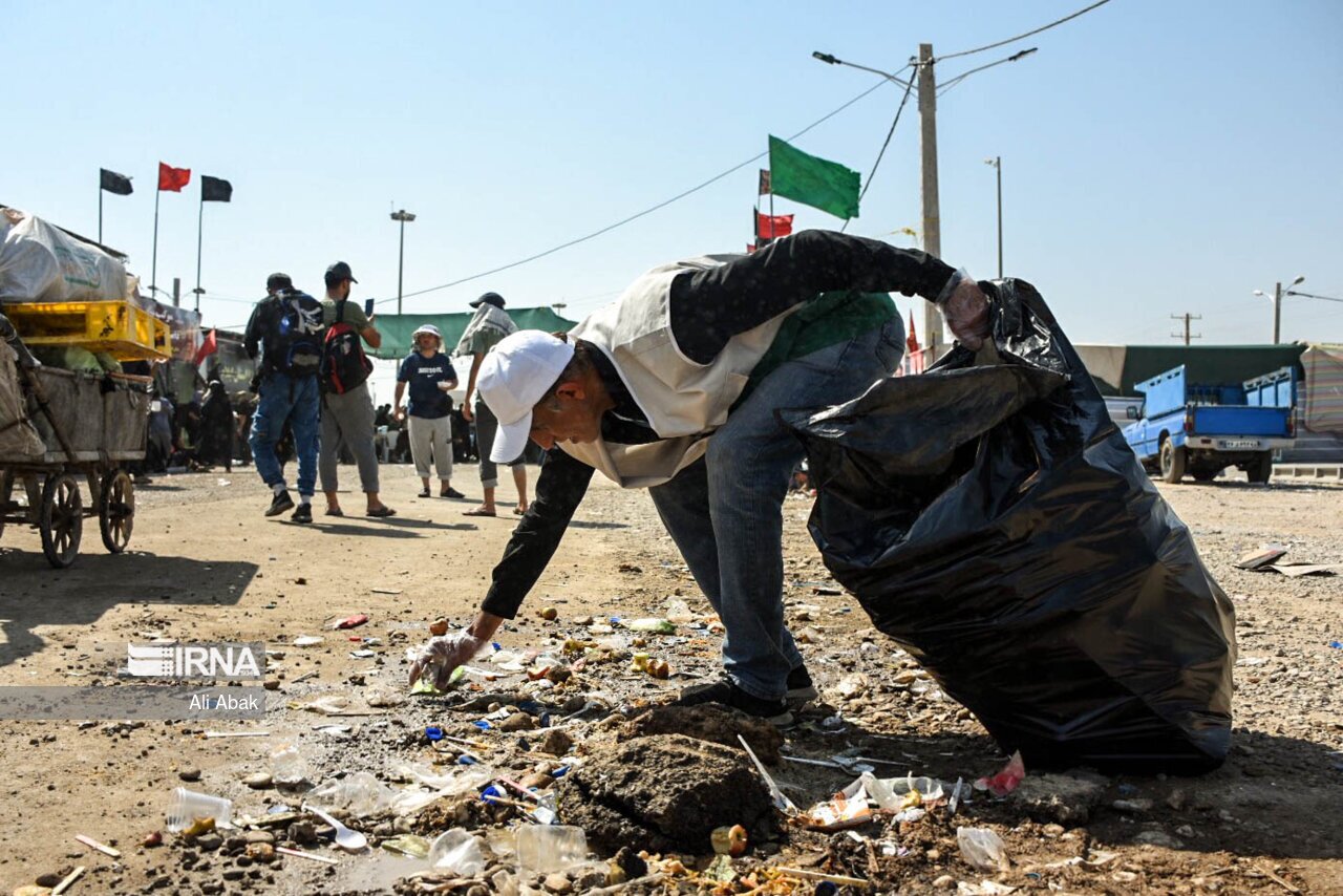 تصاویر: خدمت رسانی به زائران اربعین در مرز مهران