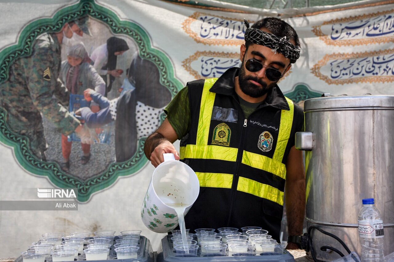 تصاویر: خدمت رسانی به زائران اربعین در مرز مهران
