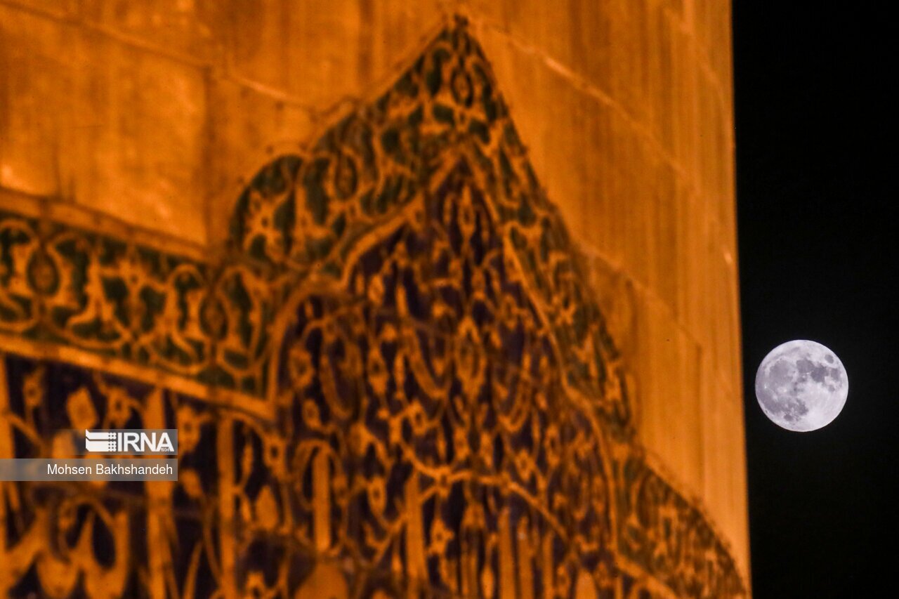 تصاویر: سومین اَبَر ماه سال