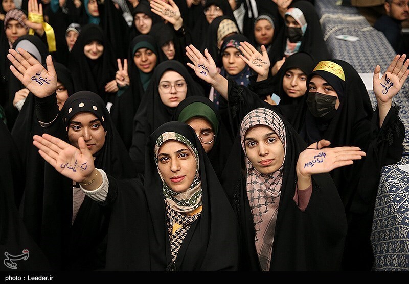 تصاویر:  دیدار دانش‌آموزان و دانشجویان با مقام معظم رهبری