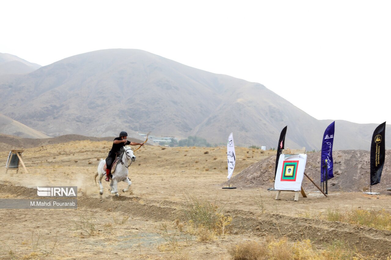 تصاویر: مسابقات هنرهای رزمی سواره «راه ابریشم»