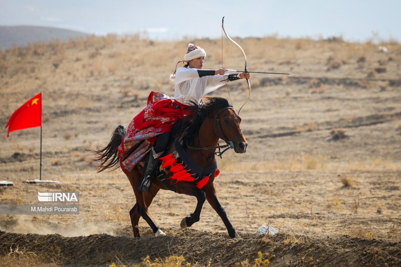 تصاویر: مسابقات هنرهای رزمی سواره «راه ابریشم»