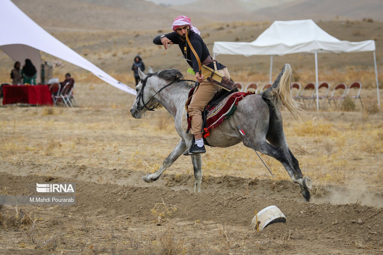 تصاویر: مسابقات هنرهای رزمی سواره «راه ابریشم»