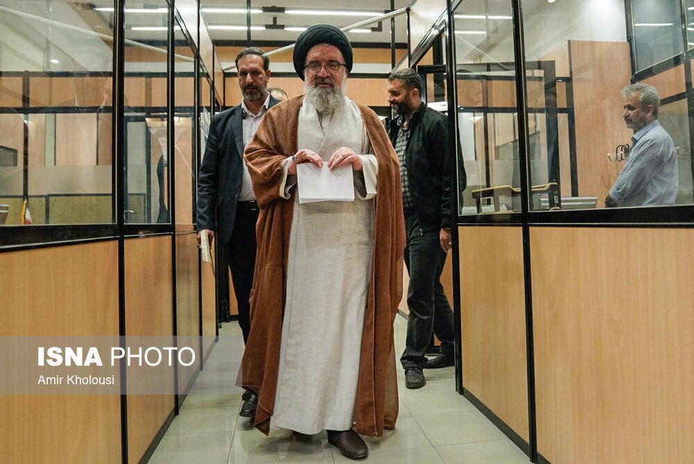 تصاویر: آغاز ثبت نام ششمین دوره انتخابات مجلس خبرگان رهبری