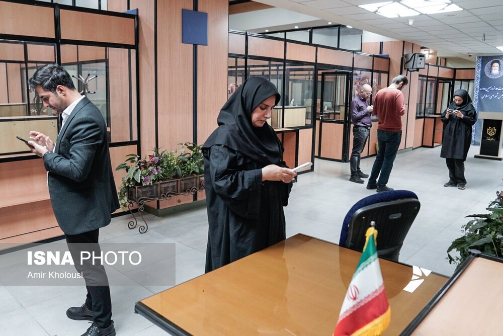 تصاویر: آغاز ثبت نام ششمین دوره انتخابات مجلس خبرگان رهبری