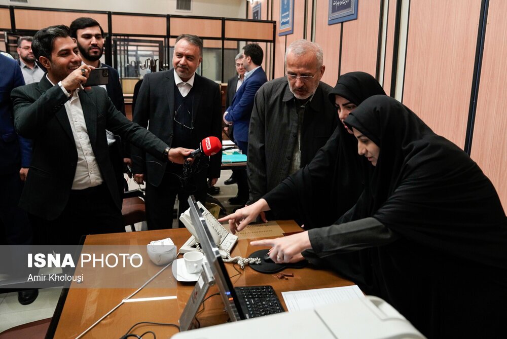 تصاویر: آغاز ثبت نام ششمین دوره انتخابات مجلس خبرگان رهبری