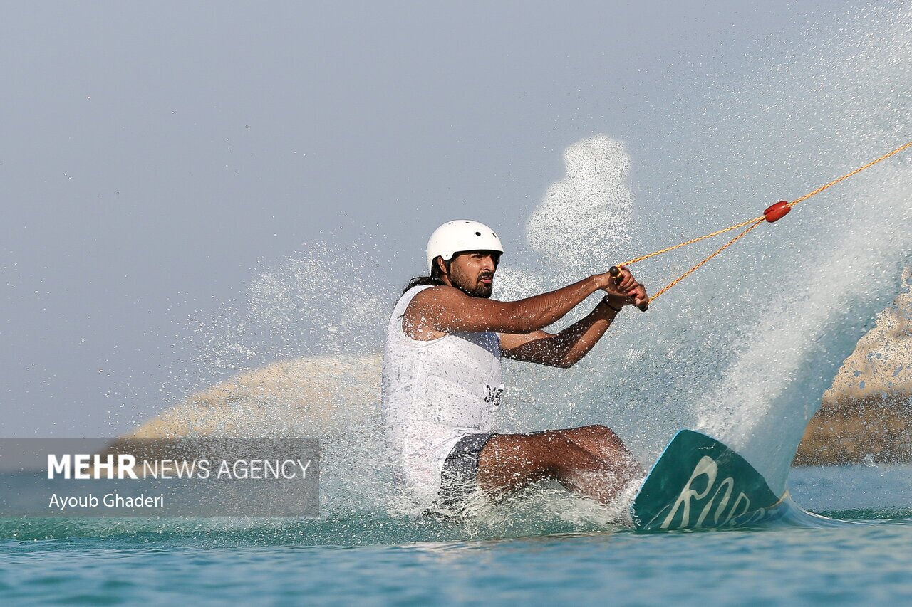 تصاویر: مسابقات قهرمانی «کیبل اسکی» و «پدل بورد» کشور در کیش