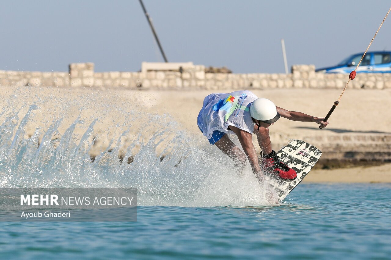 تصاویر: مسابقات قهرمانی «کیبل اسکی» و «پدل بورد» کشور در کیش