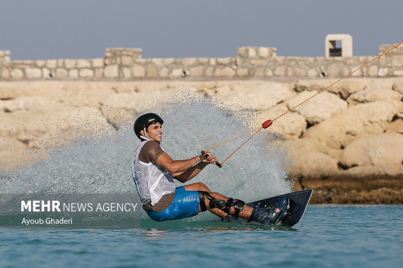 تصاویر: مسابقات قهرمانی «کیبل اسکی» و «پدل بورد» کشور در کیش