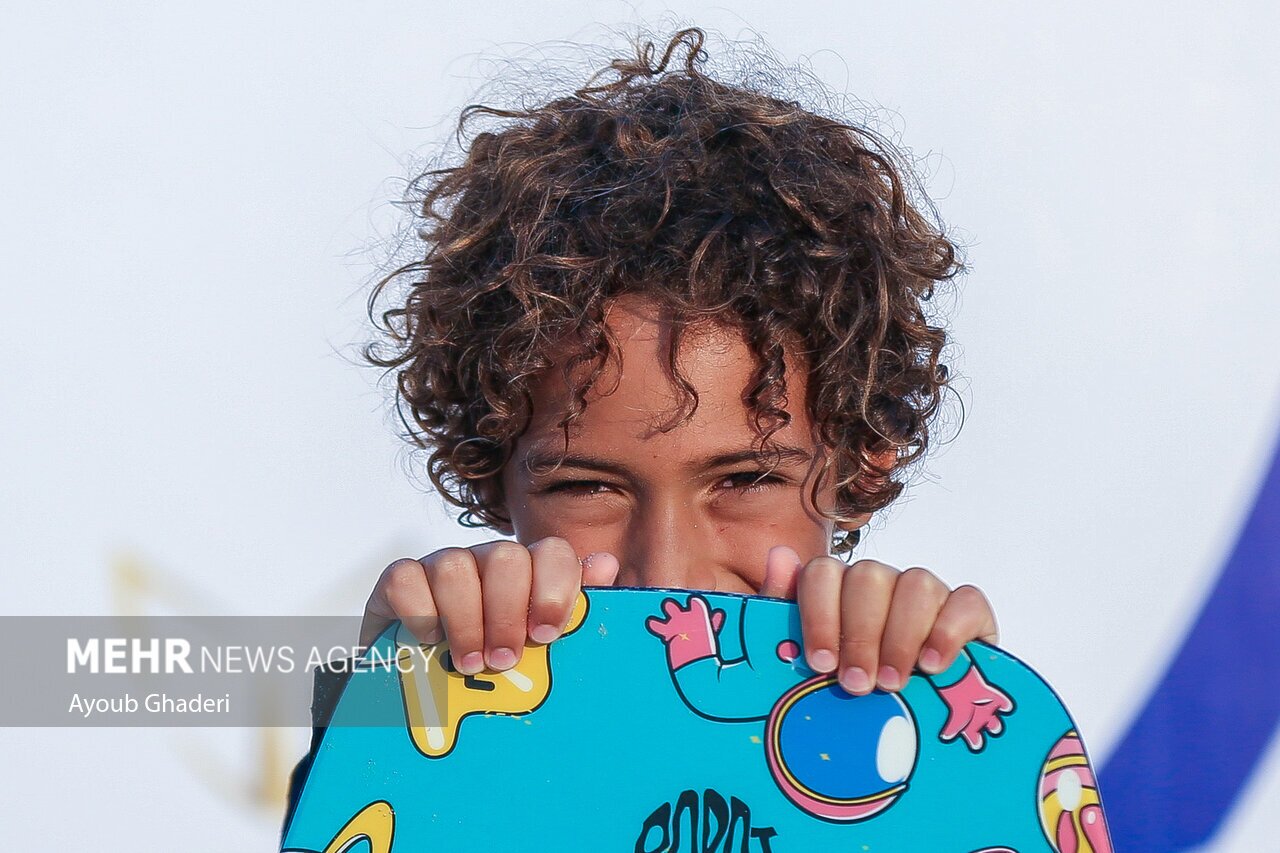 تصاویر: مسابقات قهرمانی «کیبل اسکی» و «پدل بورد» کشور در کیش