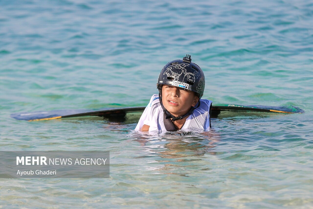 تصاویر: مسابقات قهرمانی «کیبل اسکی» و «پدل بورد» کشور در کیش
