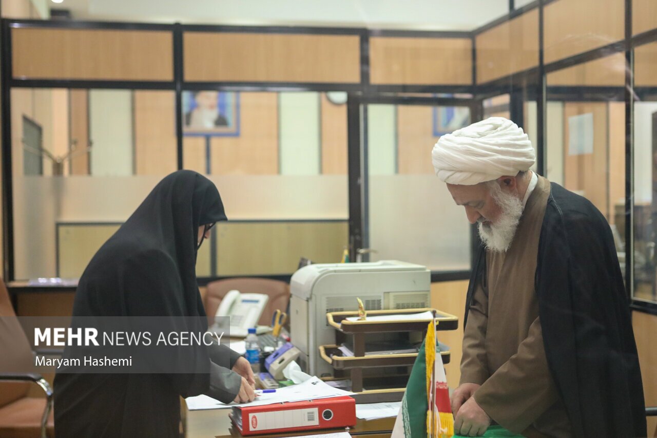 تصاویر: آخرین روز نام نویسی داوطلبان مجلس خبرگان رهبری