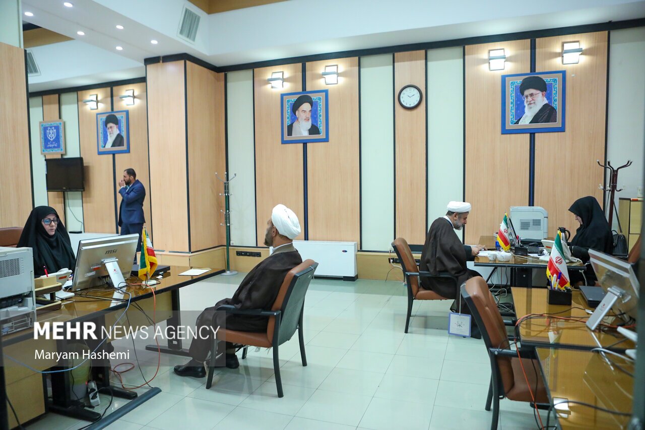 تصاویر: آخرین روز نام نویسی داوطلبان مجلس خبرگان رهبری