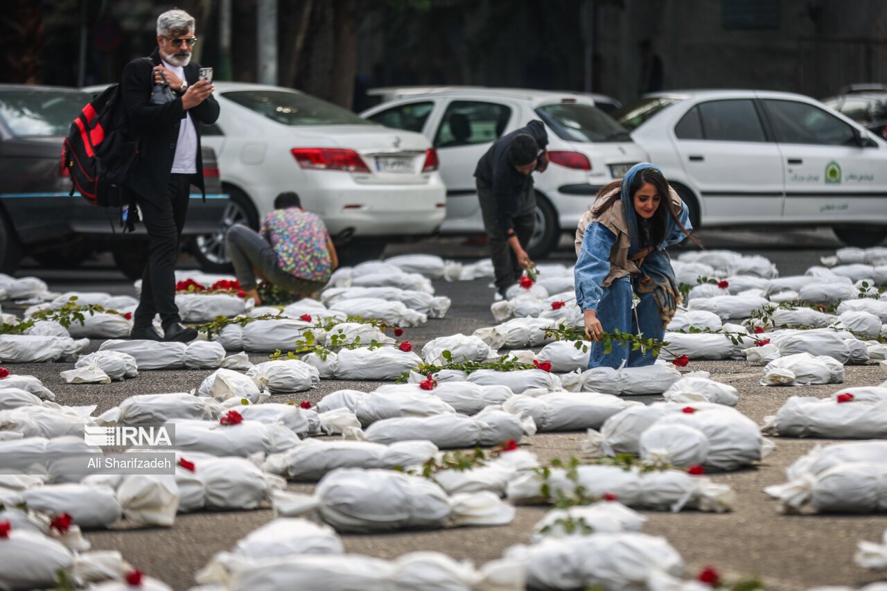 تصاویر: چیدمان «سمفونی کشته گان»