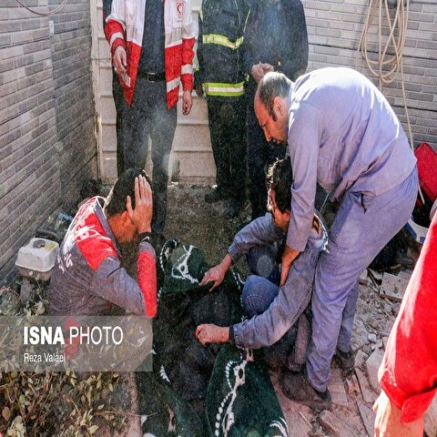 تصاویر: انفجار در خانه‌ای مسکونی و مرگ دو زن در زنجان