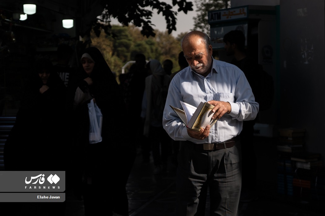 تصاویر: «گذرگاه کتاب» در پیاده راه انقلاب