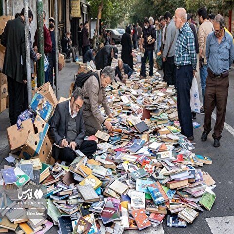 تصاویر: «گذرگاه کتاب» در پیاده راه انقلاب