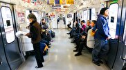 ببینید / خلاقیت جالب ژاپنی ها برای استفاده از کل فضای واگن‌های مترو و امنیت مسافران