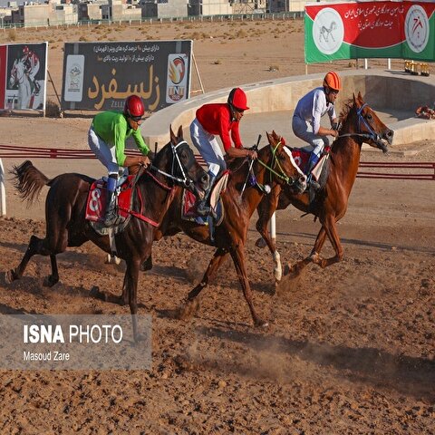 تصاویر: کورس پاییزه اسب دوانی یزد