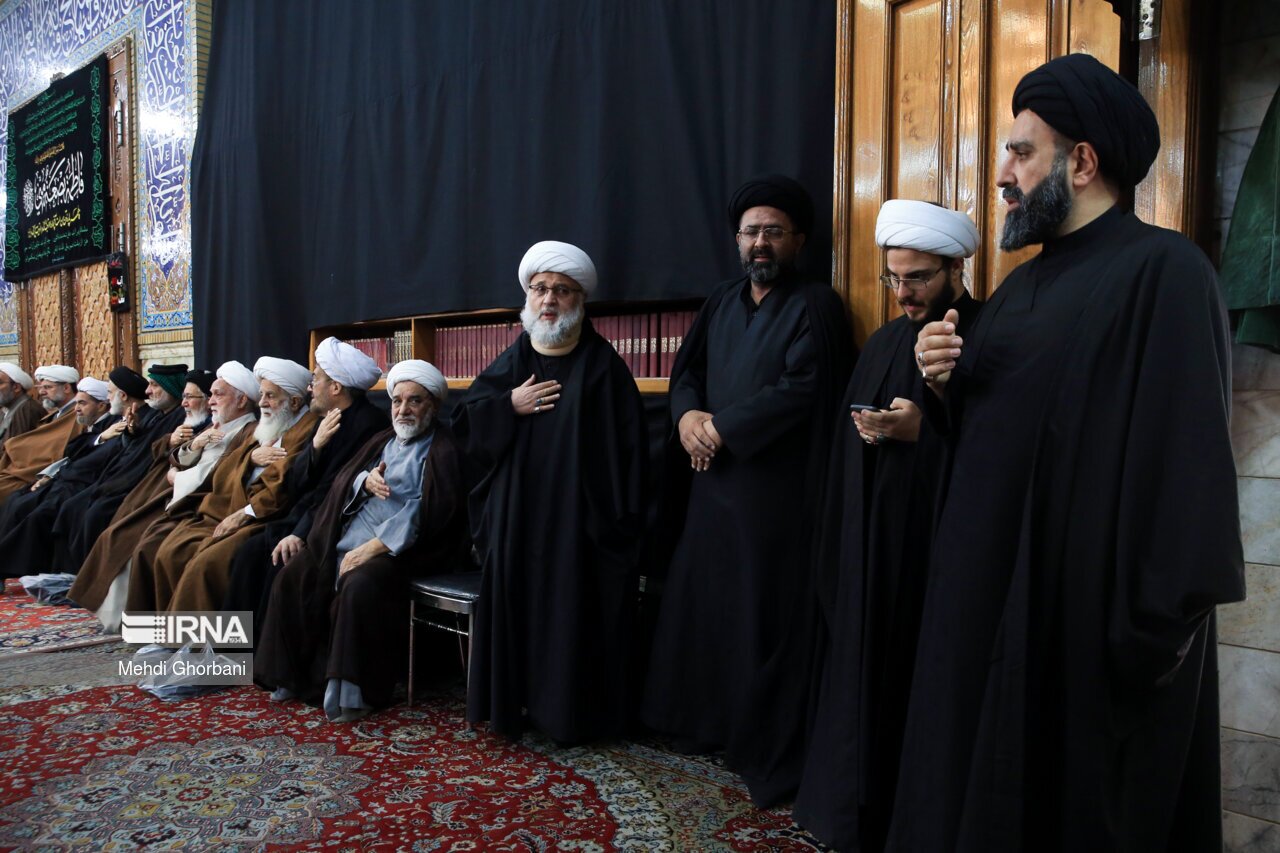 تصاویر: تشییع پیکر همسر آیت الله وحید خراسانی