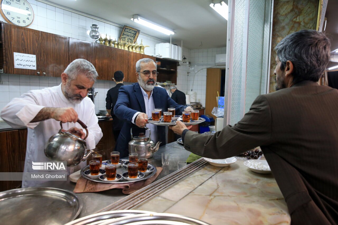 تصاویر: تشییع پیکر همسر آیت الله وحید خراسانی