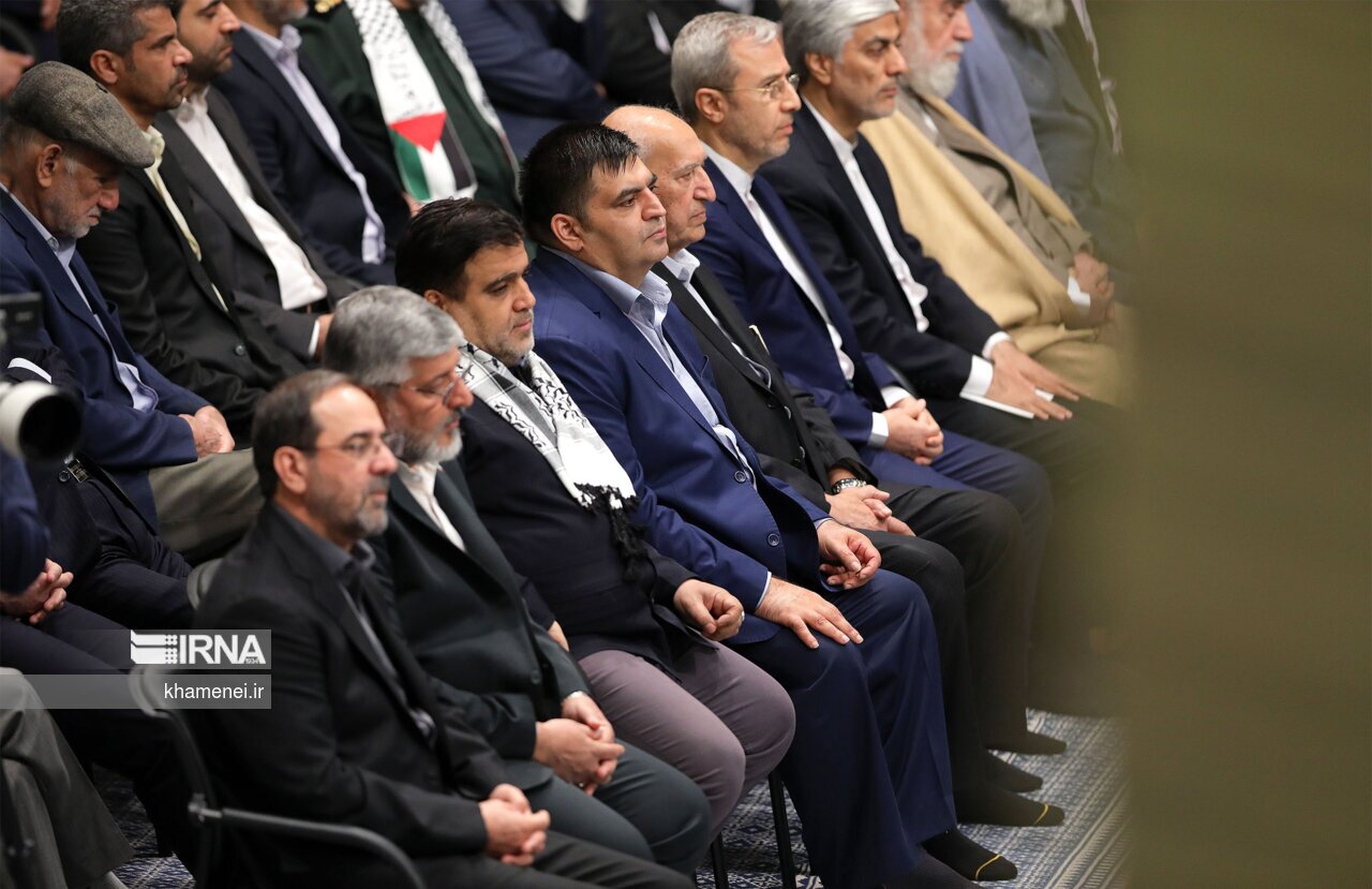 تصاویر: دیدار قهرمانان و مدال‌آوران ورزشی با رهبر انقلاب