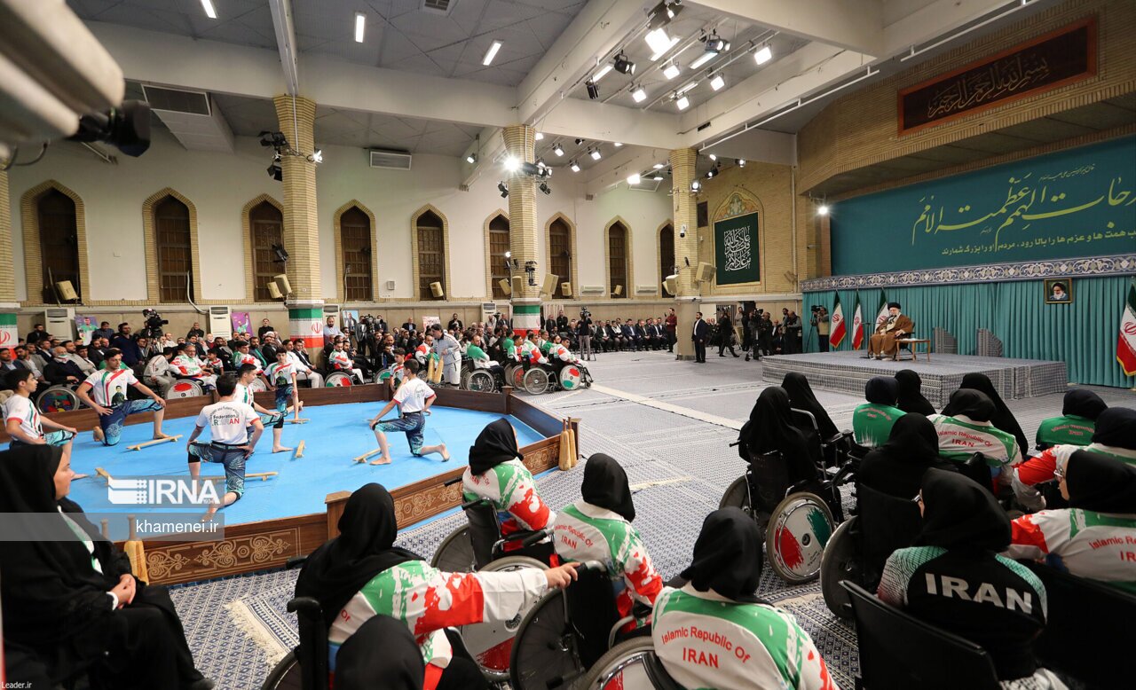 تصاویر: دیدار قهرمانان و مدال‌آوران ورزشی با رهبر انقلاب