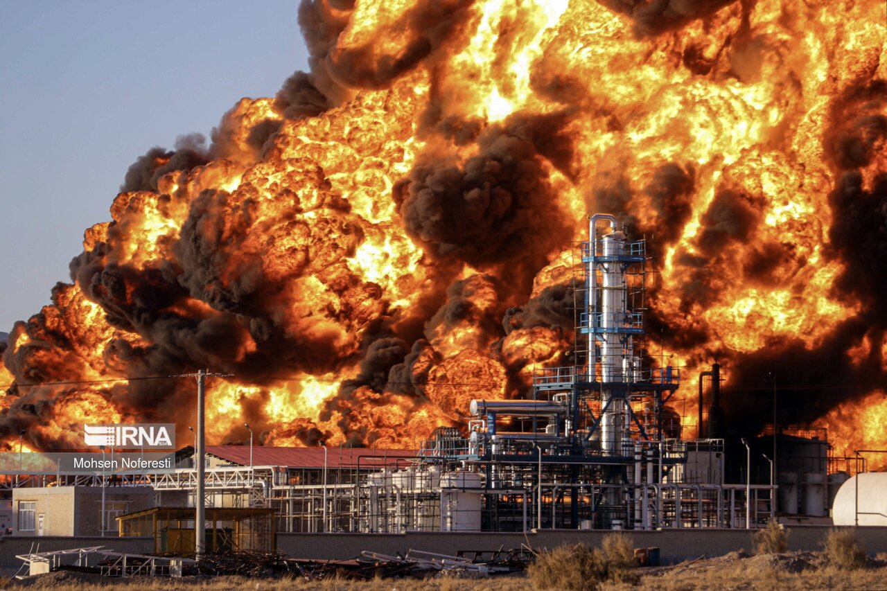 تصاویر: انفجار در مینی پالایشگاه هیدروکربن بیرجند