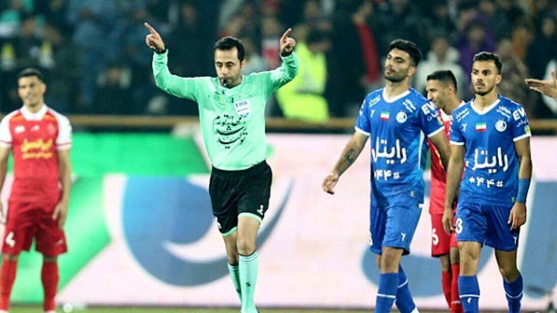 غیبت داور دربی تا پایان نیمفصل / بنیادیفر ابتدا یک بازی در لیگ عربستان را سوت میزند، سپس به جام ملتها میرود غیبت داور دربی تا پایان نیمفصل / بنیادیفر ابتدا یک بازی در لیگ عربستان را سوت میزند، سپس به جام ملتها میرود