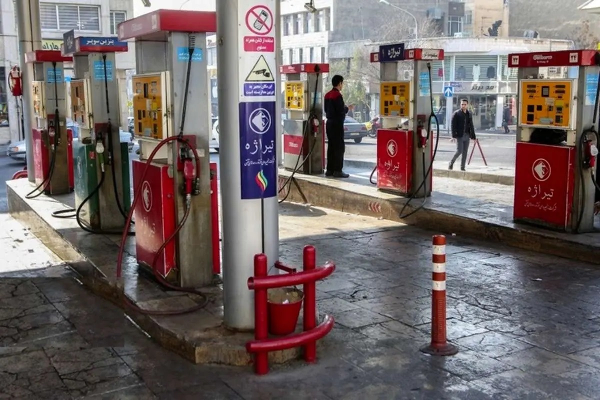 ویدیو / معاون وزیر نفت: ۶۰ درصد جایگاههای سوخت با چالش کارتخوان مواجه شدند ویدیو / معاون وزیر نفت: ۶۰ درصد جایگاههای سوخت با چالش کارتخوان مواجه شدند