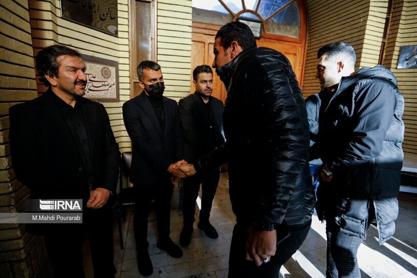 تصاویر: مراسم ترحیم مادر محمدحسین میثاقی