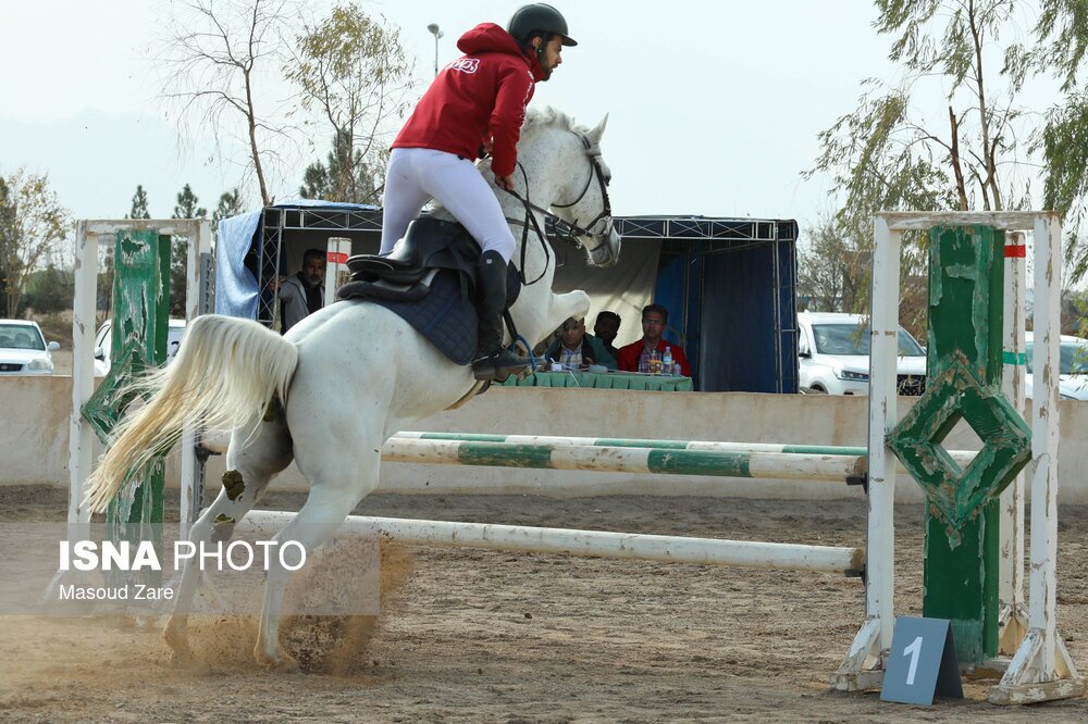 تصاویر: مسابقات پرش با اسب یزد