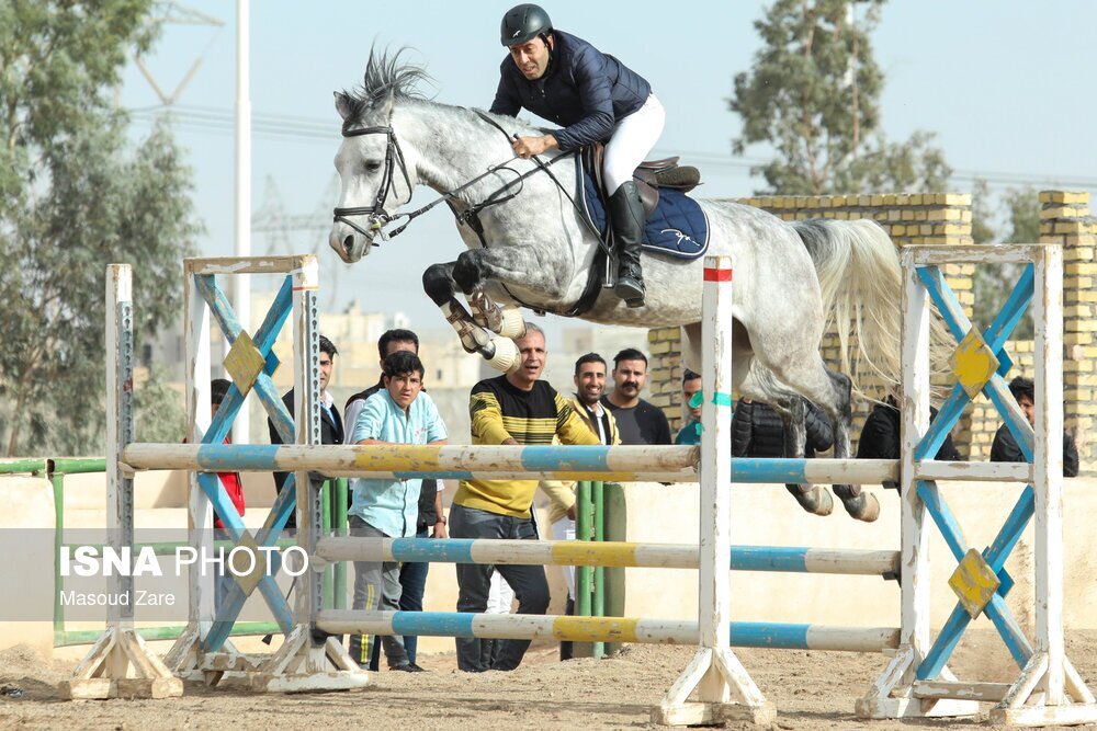 تصاویر: مسابقات پرش با اسب یزد