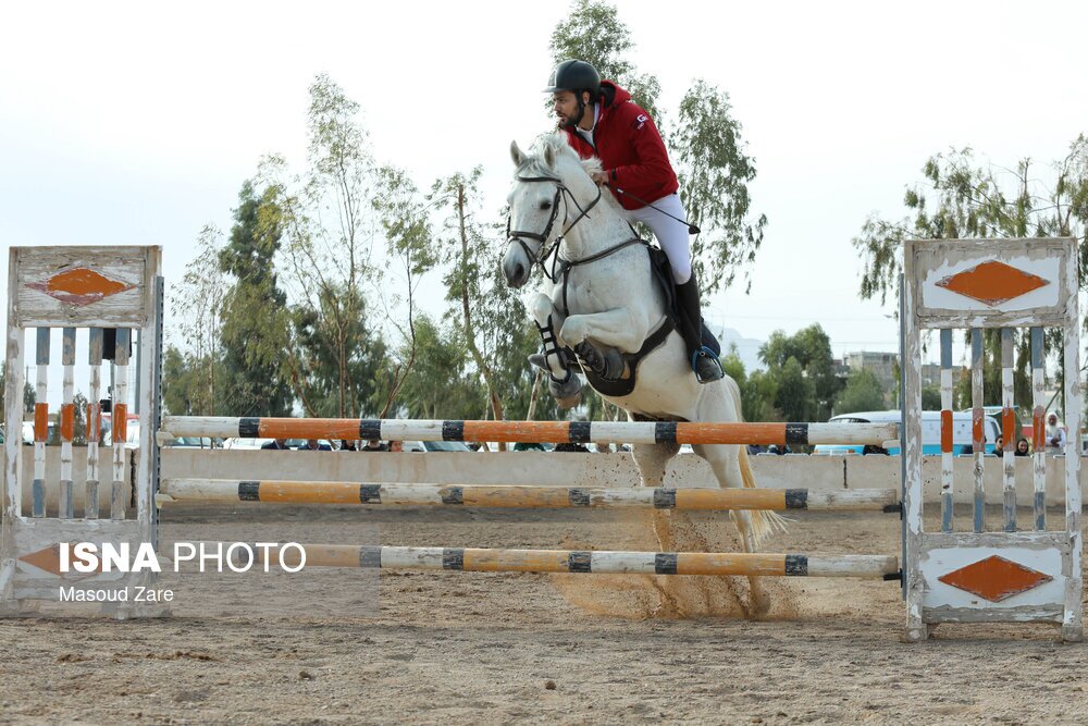 تصاویر: مسابقات پرش با اسب یزد