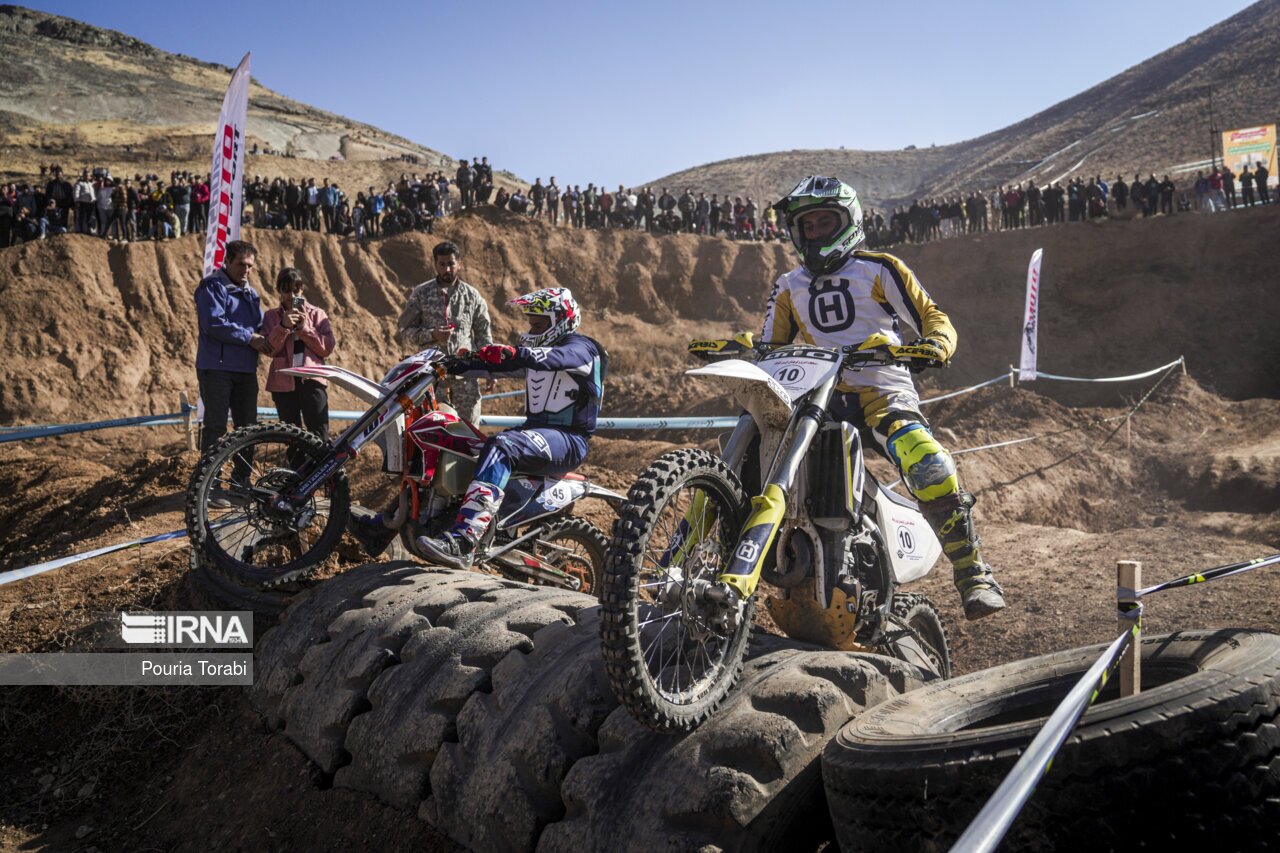 تصاویر: مسابقات موتورسواری اندرو