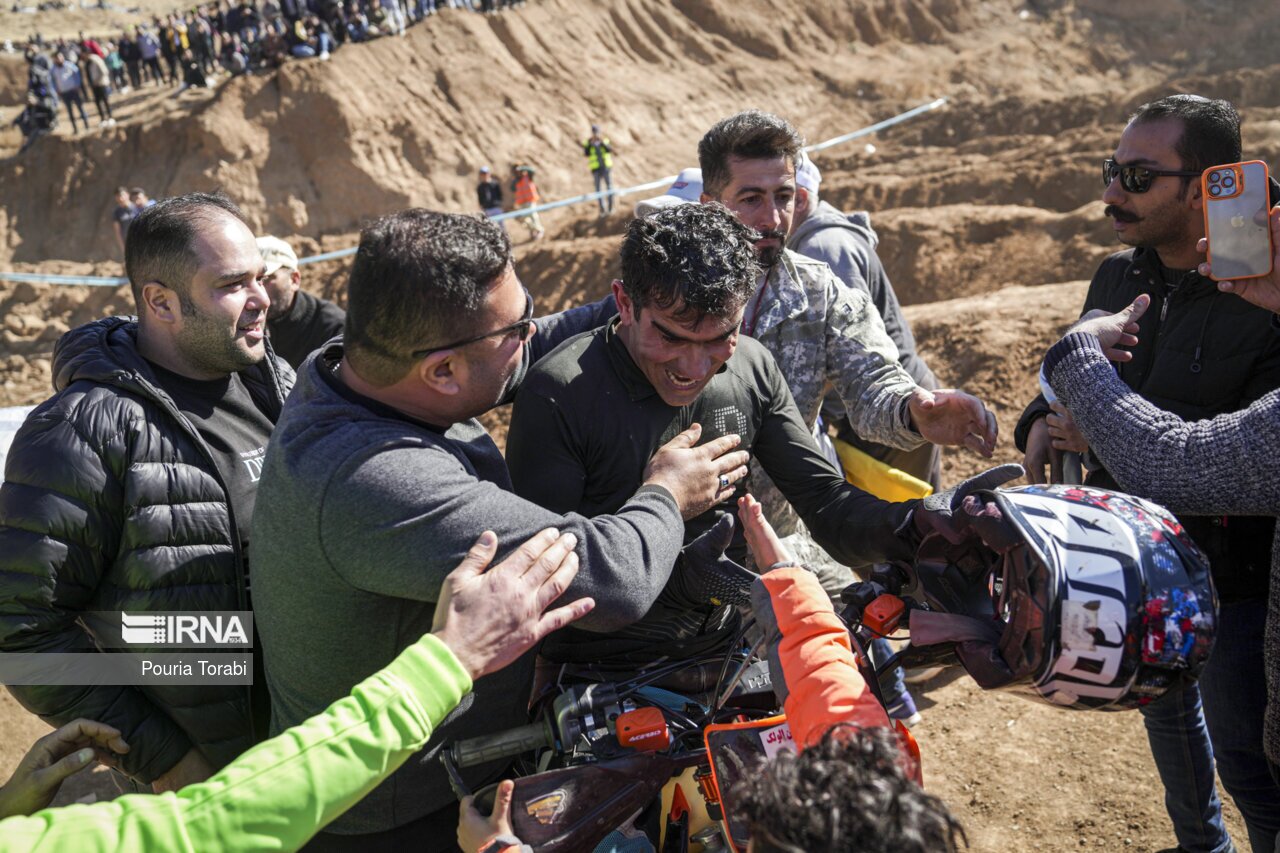 تصاویر: مسابقات موتورسواری اندرو