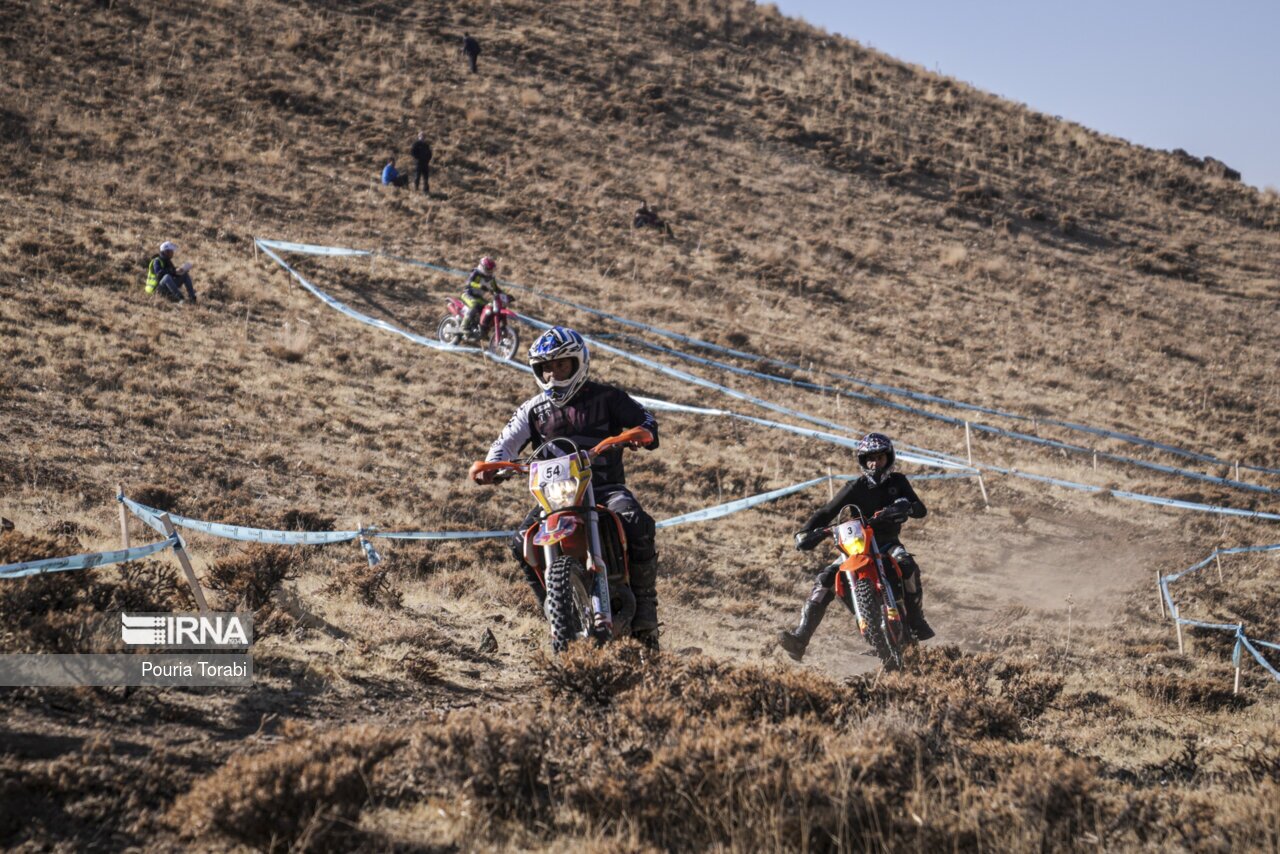 تصاویر: مسابقات موتورسواری اندرو