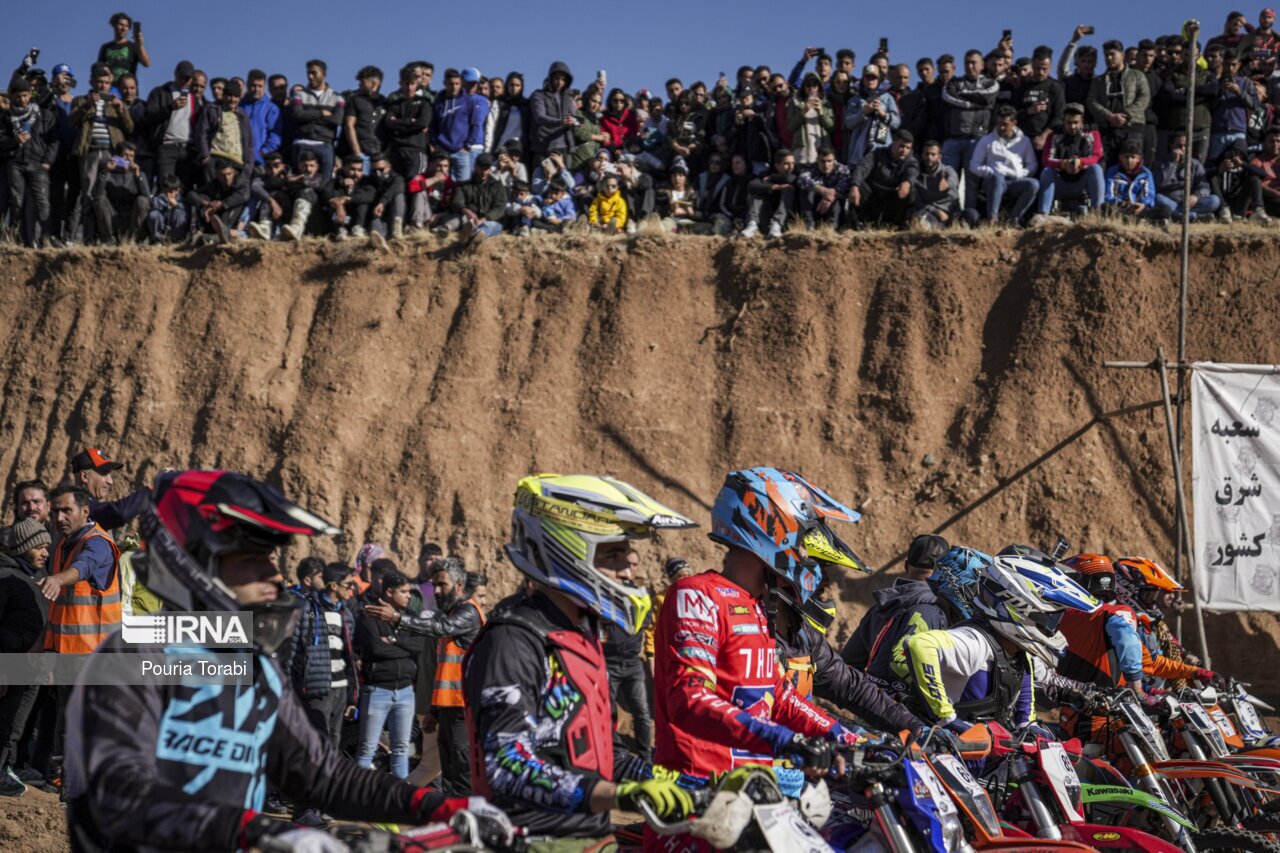 تصاویر: مسابقات موتورسواری اندرو