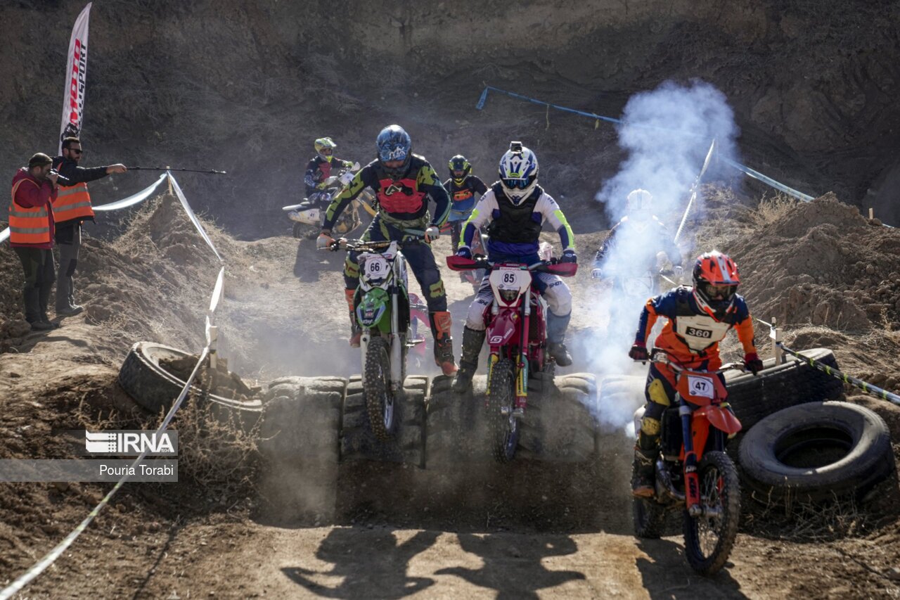 تصاویر: مسابقات موتورسواری اندرو