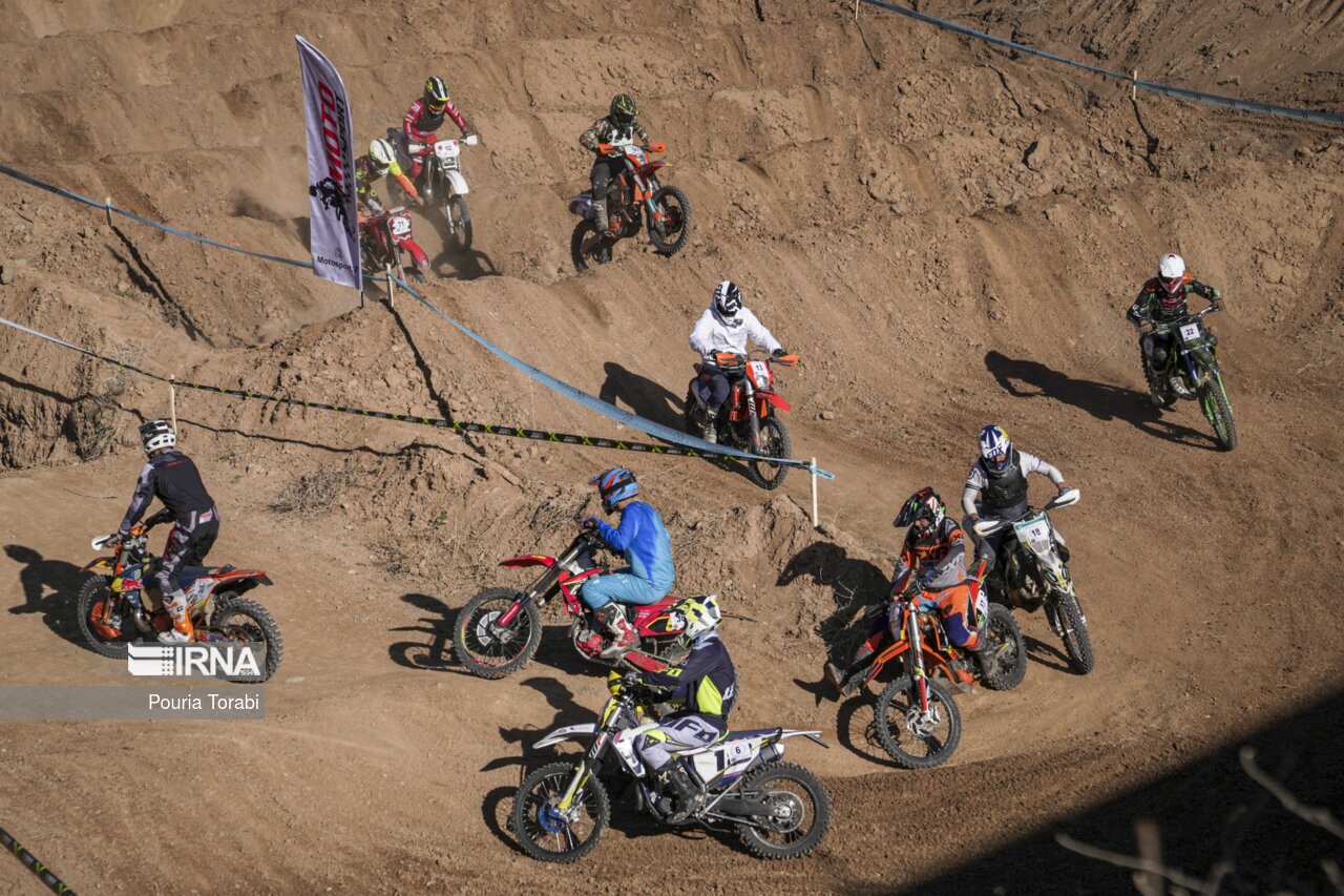 تصاویر: مسابقات موتورسواری اندرو