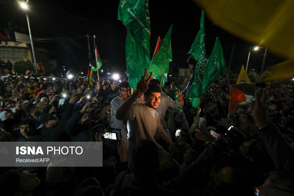 تصاویر: تبادل ۳۹ اسیر فلسطینی با ۱۳ اسیر اسرائیلی