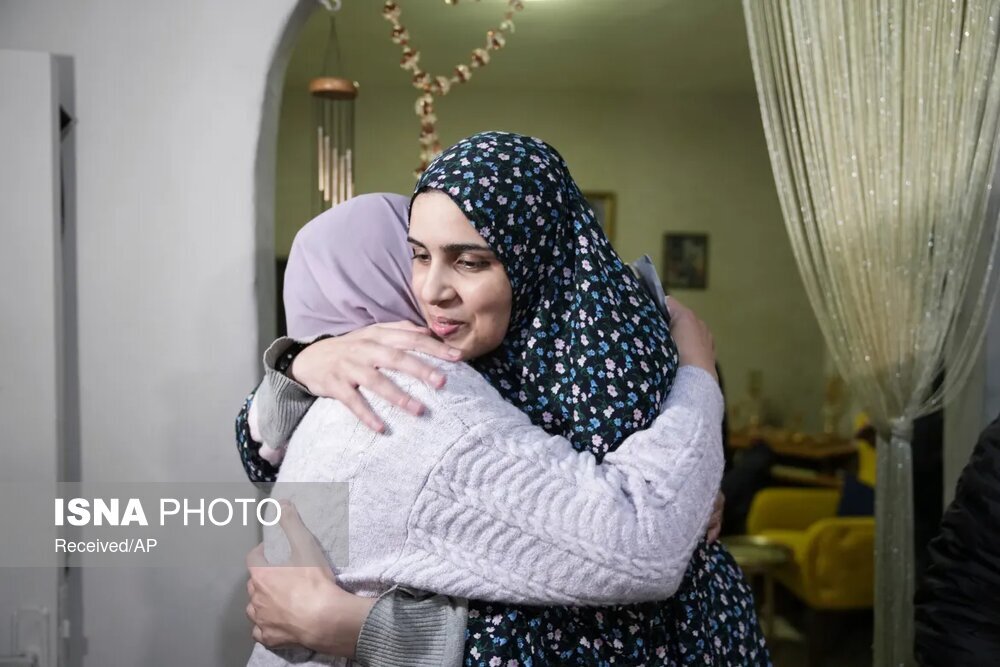 تصاویر: تبادل ۳۹ اسیر فلسطینی با ۱۳ اسیر اسرائیلی