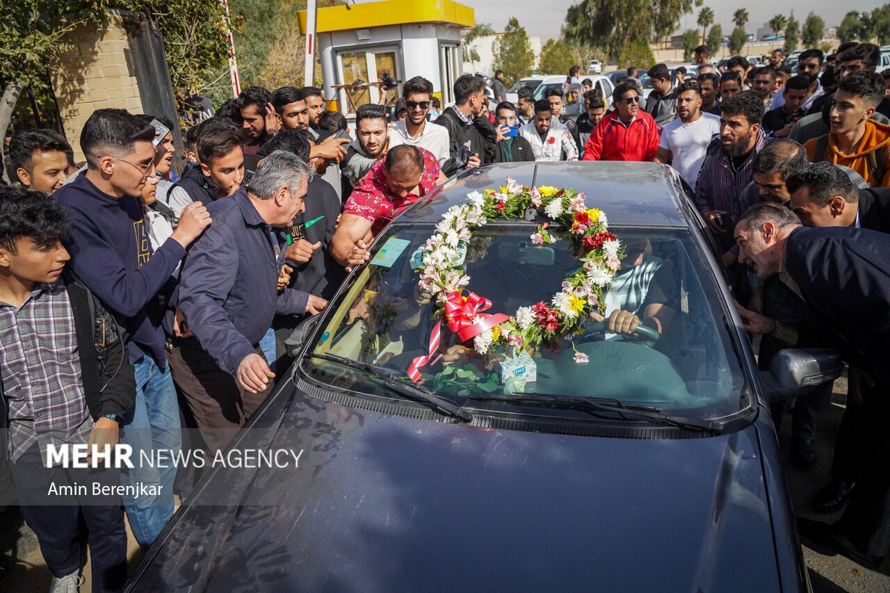 تصاویر: استقبال شیرازی‌ها از «هادی چوپان» نایب قهرمان مستر المپیا