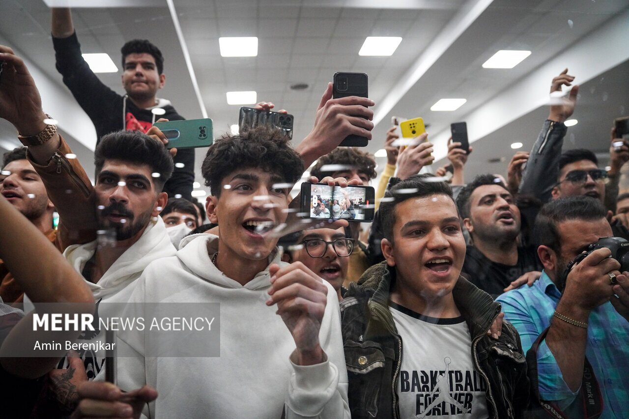 تصاویر: استقبال شیرازی‌ها از «هادی چوپان» نایب قهرمان مستر المپیا