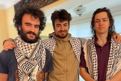 به ۳ دانشجوی فلسطینی در آمریکا به خاطر پوشیدن چفیه شلیک شد