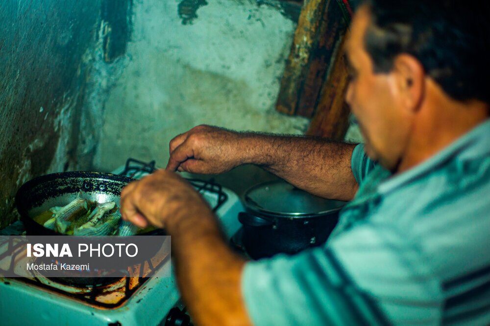 تصاویر: صید شبانه ماهی