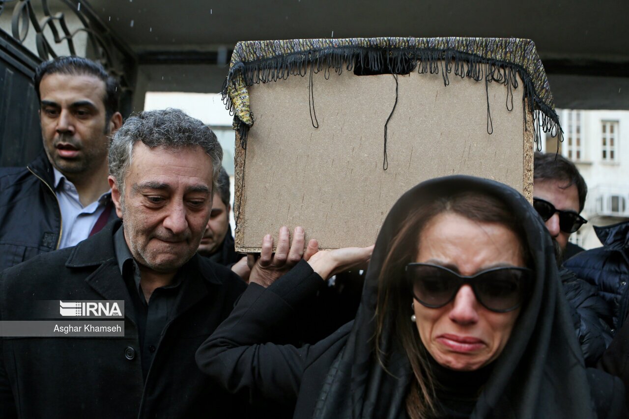 تصاویر: تشییع پیکر «بیتا فرهی»