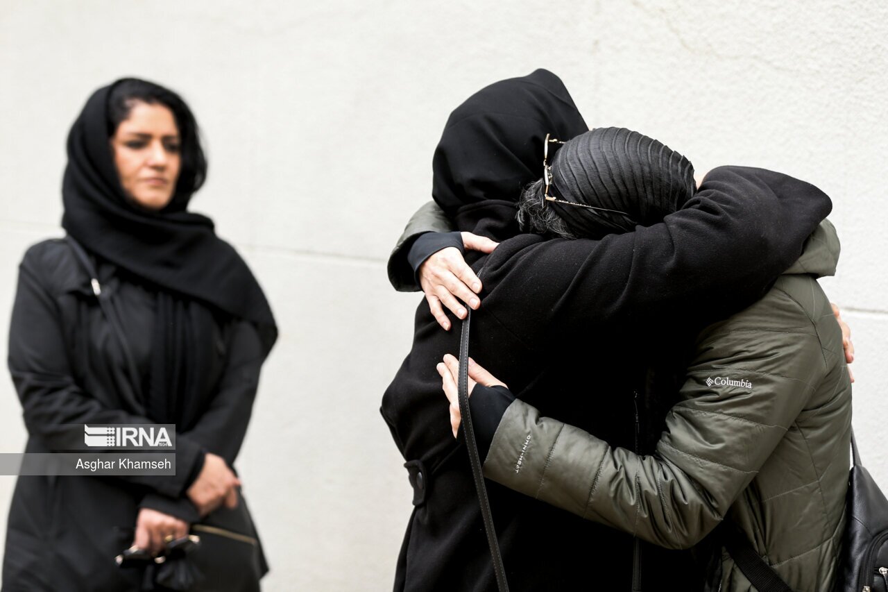 تصاویر: تشییع پیکر «بیتا فرهی»