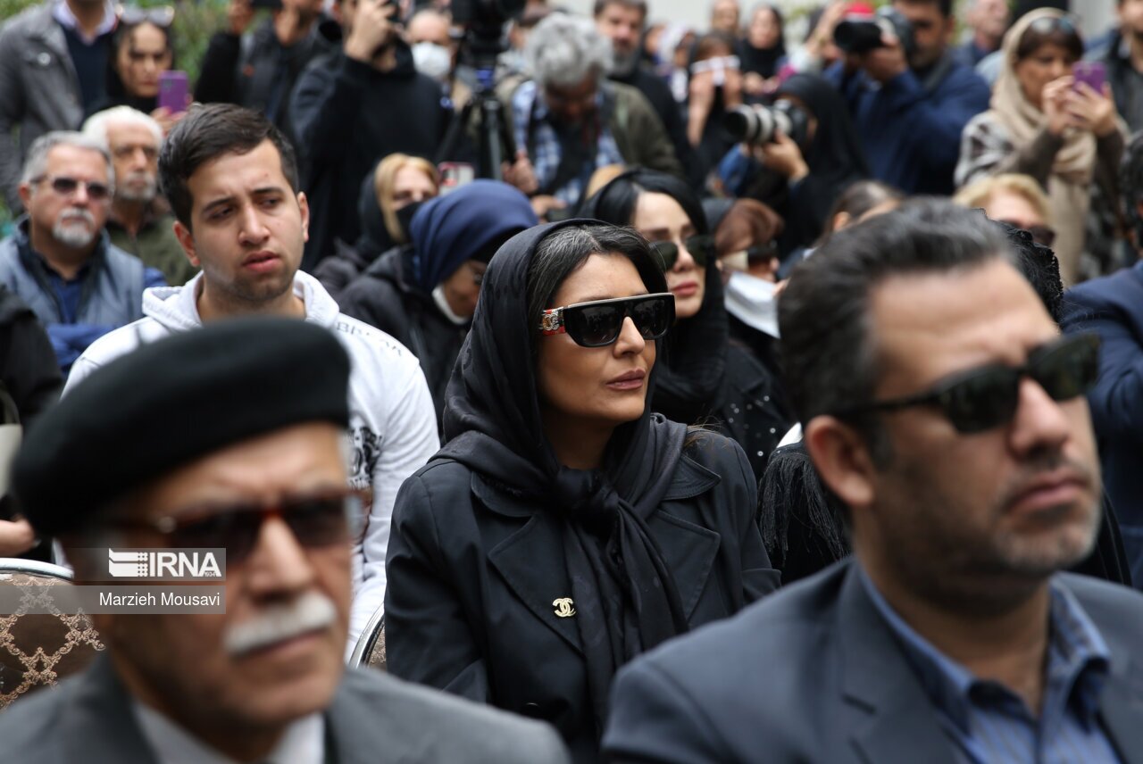 تصاویر: تشییع پیکر «بیتا فرهی»