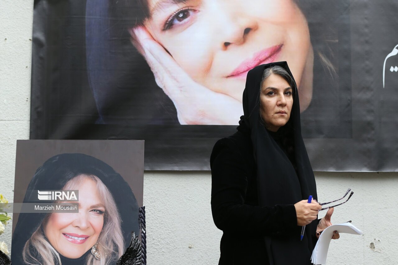 تصاویر: تشییع پیکر «بیتا فرهی»